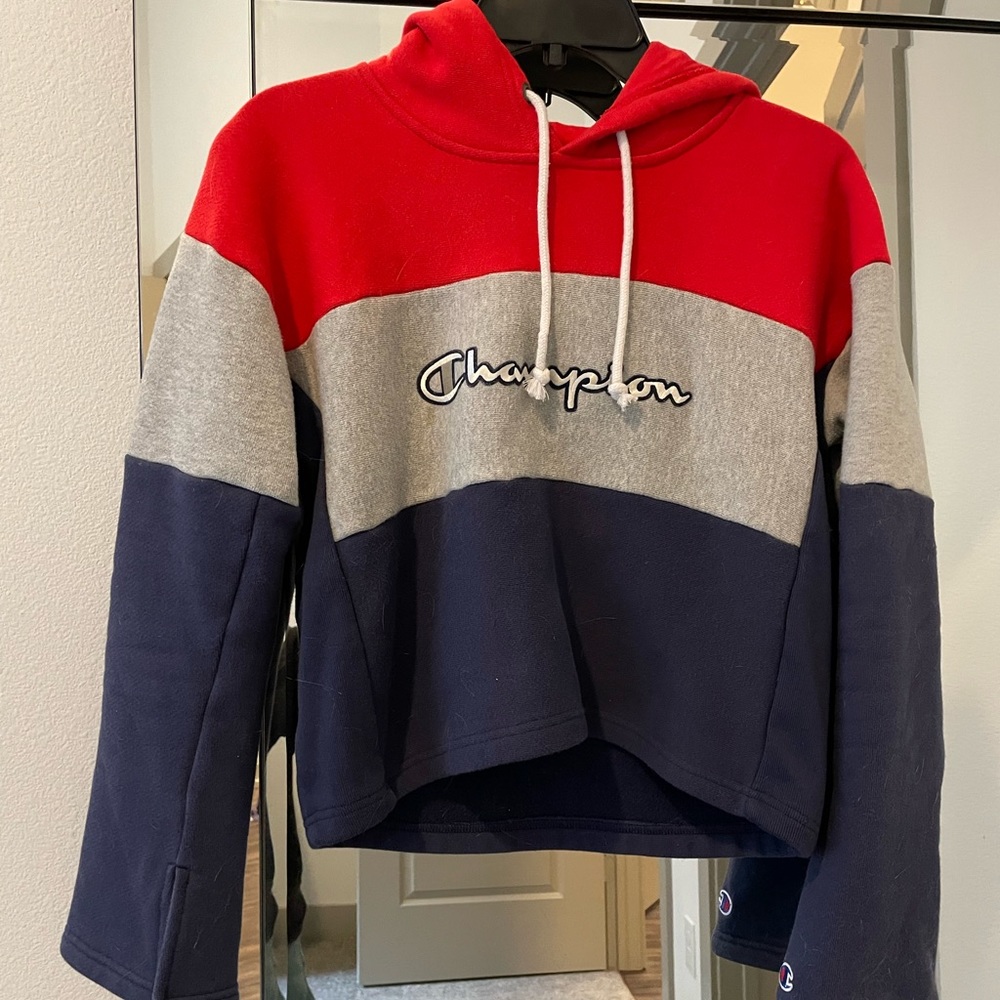 Champion sweatshirt with flared sleeves. Originally from Nordstrom. Xs